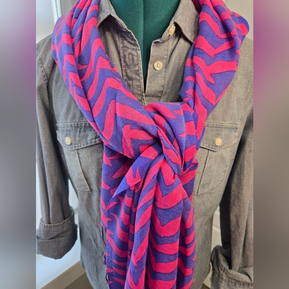 LILLY PULITZER I GOT LUCKY POP PINK SILK CASHMERE SCARF FRINGE ENDS WOMEN OS - Picture 4 of 13